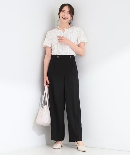 大人の上品シルエット センタープレスタックワイドパンツ